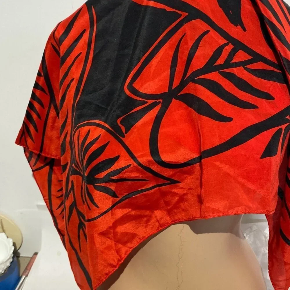 Liz Claiborne Women's Red Black Leaf Print Satin Square Scarf‎